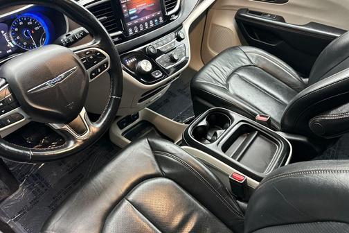 2018 Chrysler Pacifica Touring-L