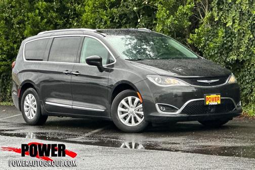 2018 Chrysler Pacifica Touring-L
