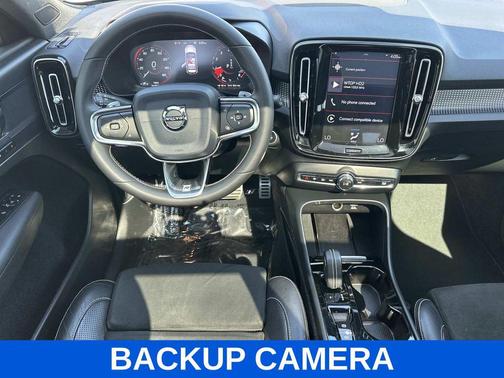 Bursting Blue Metallic 2020 Volvo XC40 T4 R-Design