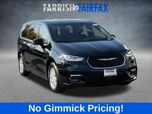 Diamond Black Crystal Pearlcoat 2026 Chrysler Pacifica L