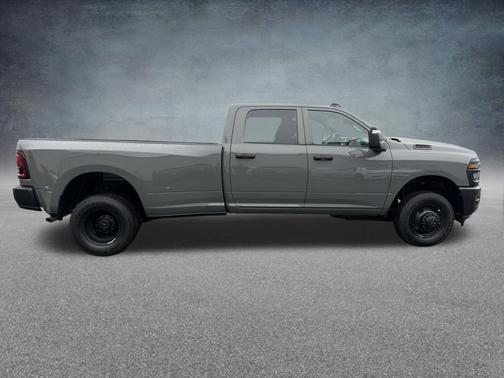 2026 RAM 3500 Tradesman Crew Cab 4x4 8' Box