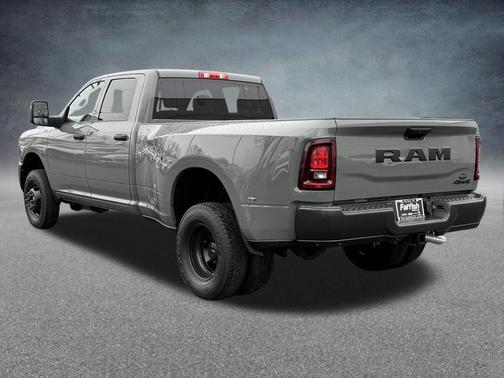 2026 RAM 3500 Tradesman Crew Cab 4x4 8' Box