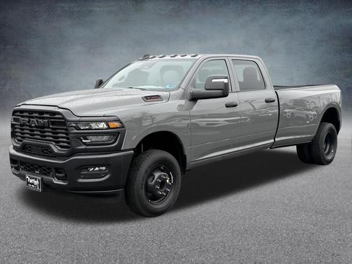 2026 RAM 3500 Tradesman Crew Cab 4x4 8' Box