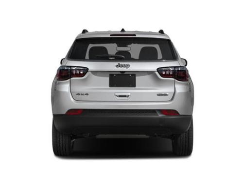 Silver Zynith Metallic Clearcoat 2026 Jeep Compass Sport