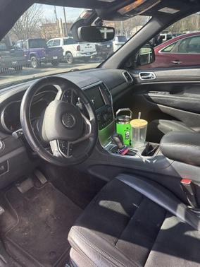 Diamond Black Crystal Pearlcoat 2018 Jeep Grand Cherokee Altitude