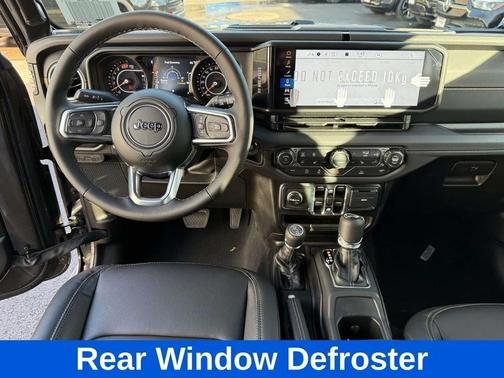 Granite Crystal Metallic Clearcoat 2026 Jeep Wrangler 4-Door Sahara 4x4