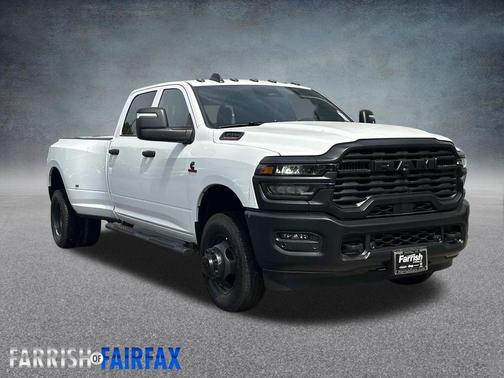 Bright White Clearcoat 2026 RAM 3500 Tradesman Crew Cab 4x4 8' Box