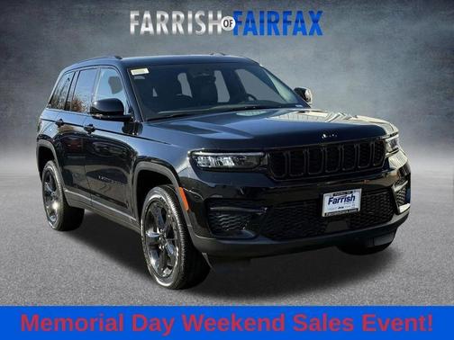 Diamond Black Crystal Pearlcoat 2025 Jeep Grand Cherokee Altitude