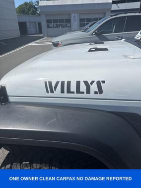 Bright White Clearcoat 2025 Jeep Wrangler Willys