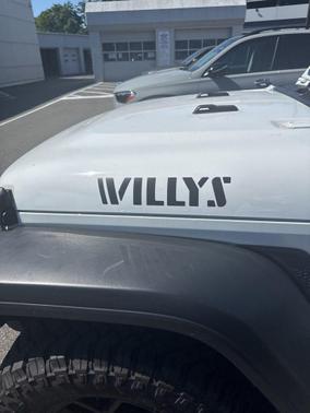 Bright White Clearcoat 2025 Jeep Wrangler Willys