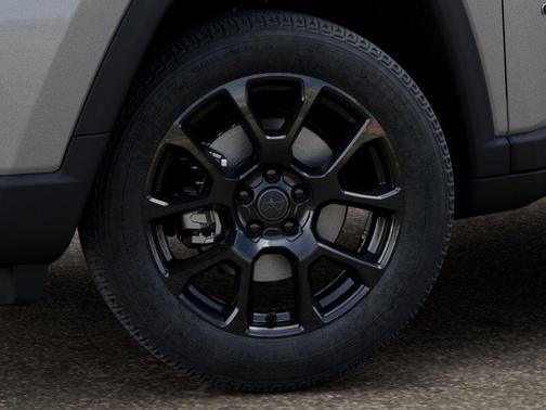 Silver Zynith Metallic Clearcoat 2026 Jeep Compass Latitude