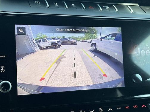 Diamond Black Crystal Pearlcoat 2026 Jeep Grand Cherokee Limited