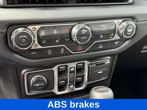 2026 Jeep Gladiator Sahara 4x4