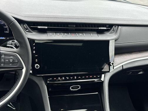 Diamond Black Crystal Pearlcoat 2026 Jeep Grand Cherokee Limited