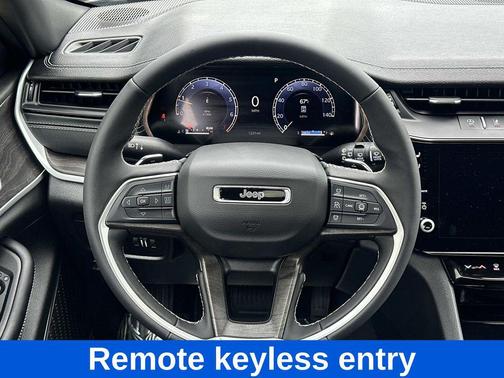 Diamond Black Crystal Pearlcoat 2026 Jeep Grand Cherokee Limited