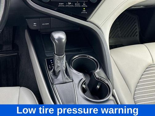 Celestial Silver Metallic 2019 Toyota Camry SE