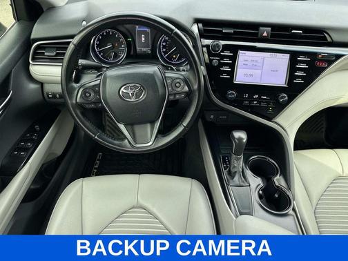 Celestial Silver Metallic 2019 Toyota Camry SE