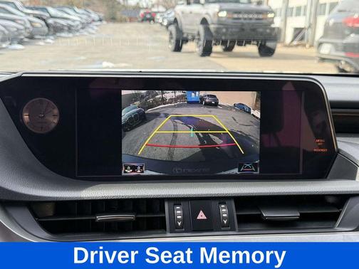 2019 Lexus ES 300h Luxury