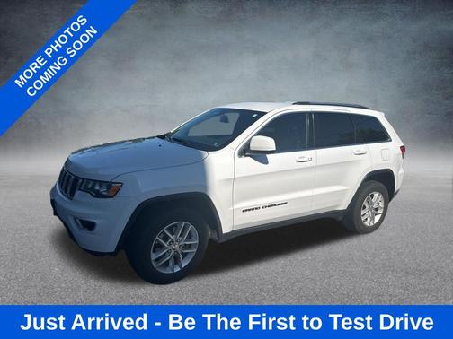 Bright White Clearcoat 2017 Jeep Grand Cherokee Laredo