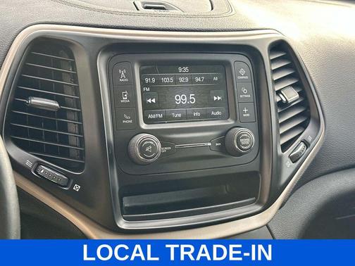 2017 Jeep Cherokee Sport