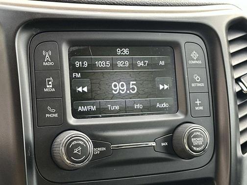 2017 Jeep Cherokee Sport