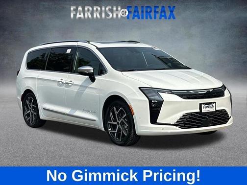 Bright White Clearcoat 2027 Chrysler Pacifica L