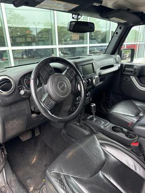 Granite Crystal Metallic Clearcoat 2017 Jeep Wrangler Unlimited Sahara