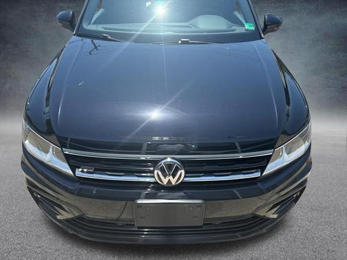 Deep Black 2021 Volkswagen Tiguan 2.0T SE R-Line Black