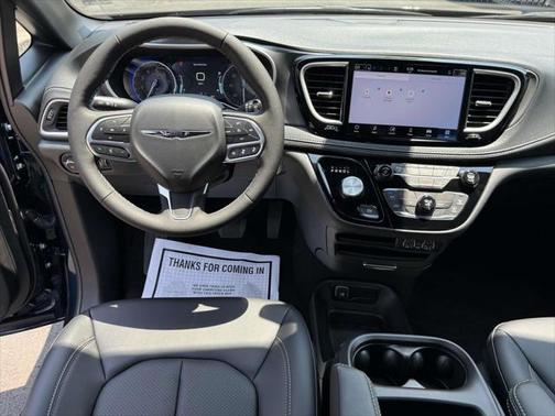 2025 Chrysler Pacifica L