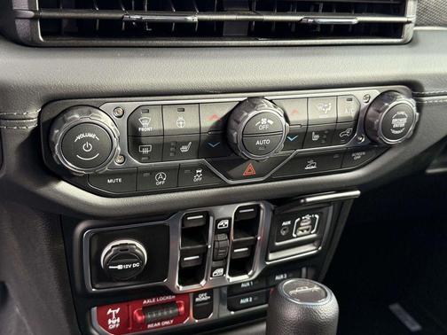 2026 Jeep Gladiator Mojave 4x4