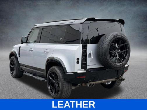 Hakuba Silver Metallic 2022 Land Rover Defender 110 S