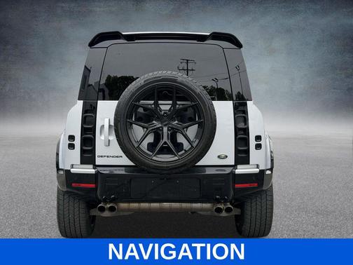 Hakuba Silver Metallic 2022 Land Rover Defender 110 S