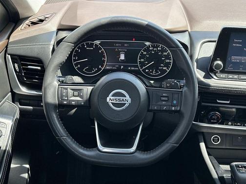 Pearl White Tricoat 2021 Nissan Rogue SV