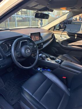 Pearl White Tricoat 2021 Nissan Rogue SV