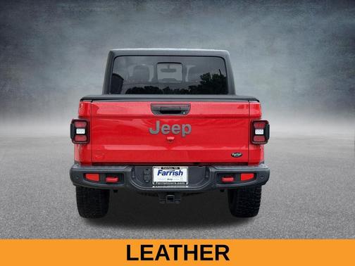 Firecracker Red Clearcoat 2021 Jeep Gladiator Rubicon