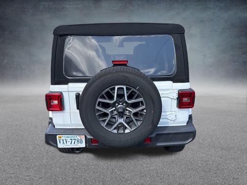 2024 Jeep Wrangler 4-Door Sahara 4x4