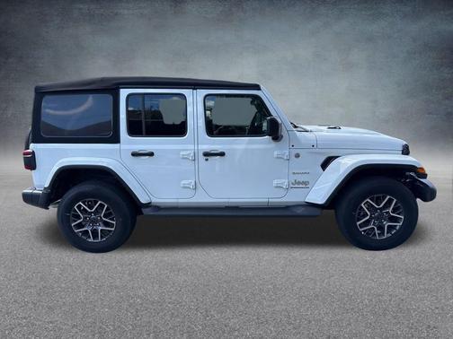 2024 Jeep Wrangler 4-Door Sahara 4x4