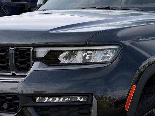 Diamond Black Crystal Pearl-Coat Exterior Paint 2026 Jeep Grand Cherokee L 85th Anniversary Edition 4x4