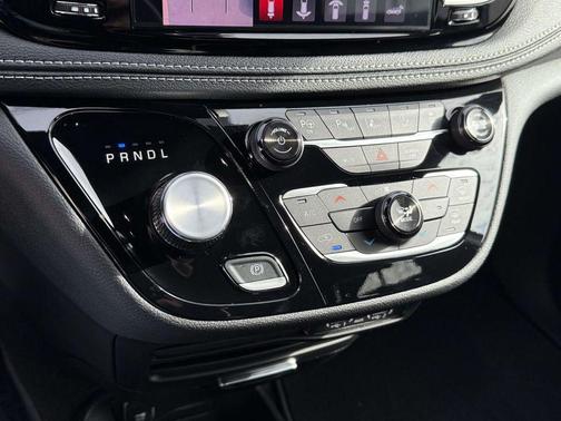 Ceramic Gray Clearcoat 2025 Chrysler Pacifica L