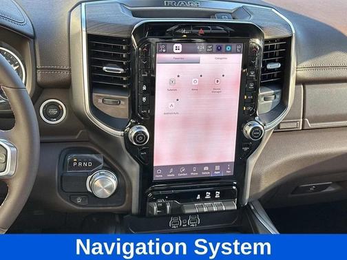 Diamond Black Crystal Pearlcoat 2026 RAM 1500 Laramie