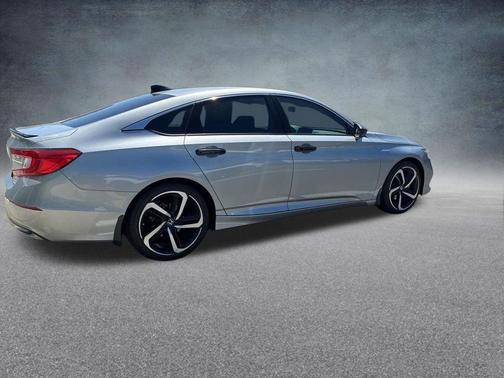 Silver Metallic 2022 Honda Accord Hybrid Sport
