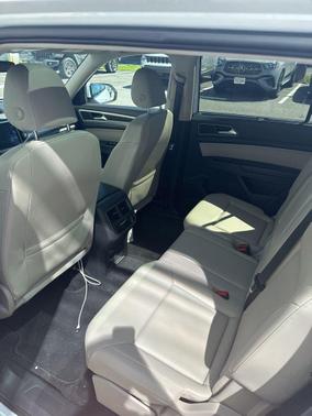 Pure White 2018 Volkswagen Atlas 3.6L SEL