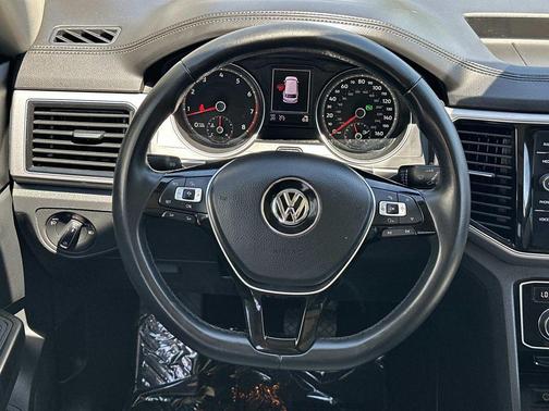 Pure White 2018 Volkswagen Atlas 3.6L SEL