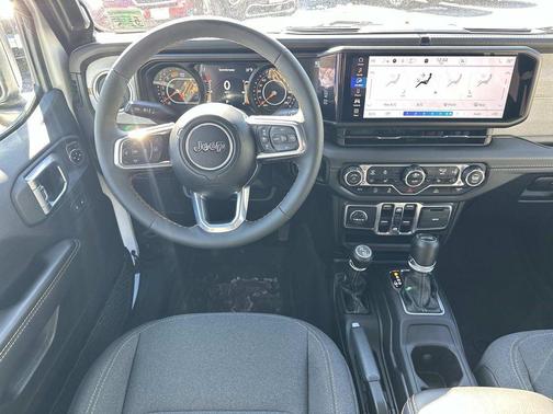 2024 Jeep Wrangler 4-Door Sahara 4x4