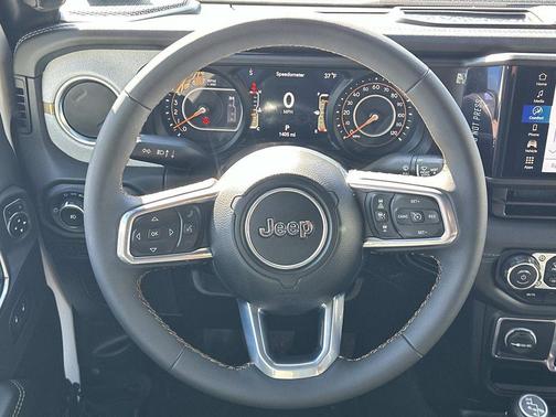 2024 Jeep Wrangler 4-Door Sahara 4x4