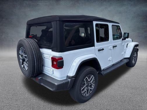 2024 Jeep Wrangler 4-Door Sahara 4x4