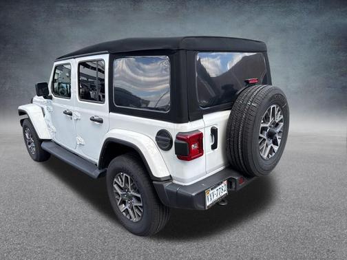 2024 Jeep Wrangler 4-Door Sahara 4x4