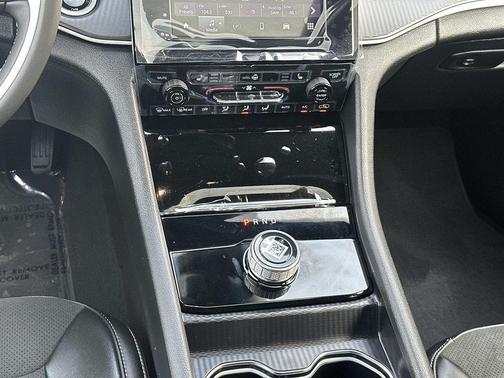 Bright White Clearcoat 2025 Jeep Grand Cherokee Altitude