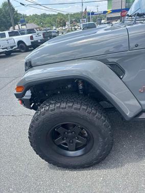 Sting-Gray Clearcoat 2020 Jeep Gladiator Mojave