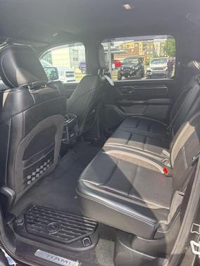 Diamond Black Crystal Pearlcoat 2022 RAM 1500 TRX